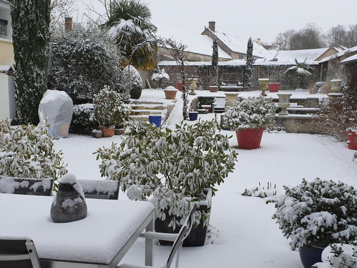 Les Glycines Ury Exterior foto